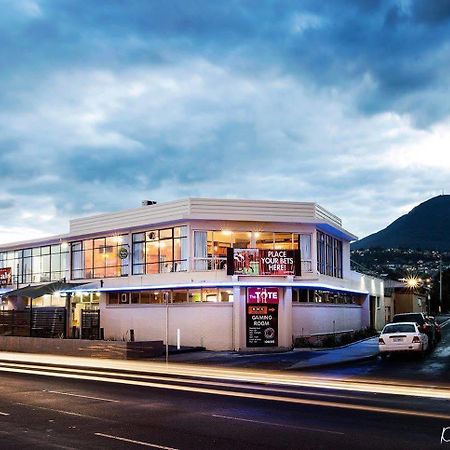 Nightcap At Carlyle Hotel Derwent Park Esterno foto