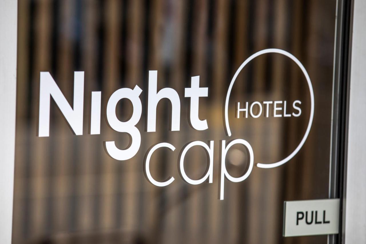 Nightcap At Carlyle Hotel Derwent Park Esterno foto